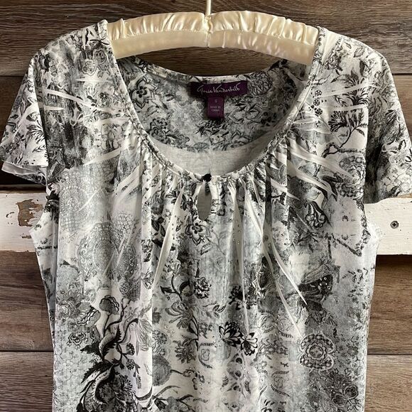 Gloria Vanderbilt Ladies Rhinestone Floral Top, Size Small, Black and White - Picture 3 of 8